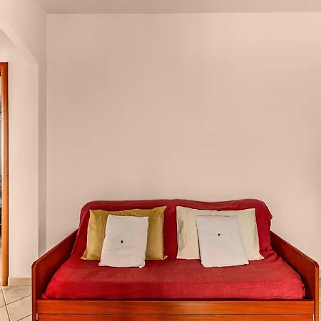 Cosy In With Balcony *