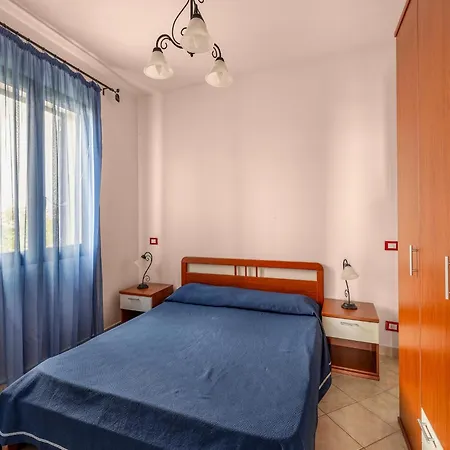 Cosy In With Balcony Valledoria (Sardinia)