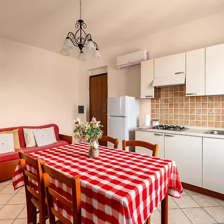 Cosy In With Balcony *